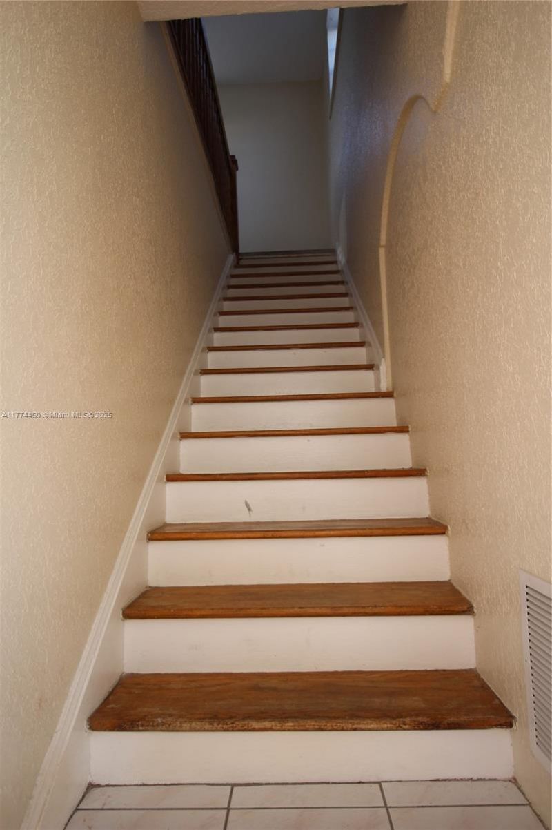 870 NW 14th Ct, Miami, FL 33125 Photo