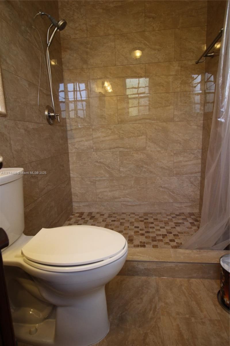 870 NW 14th Ct, Miami, FL 33125 Photo