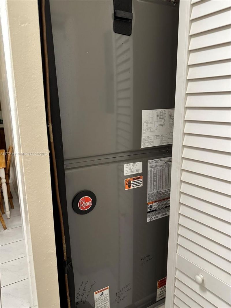 870 NW 14th Ct, Miami, FL 33125 Photo