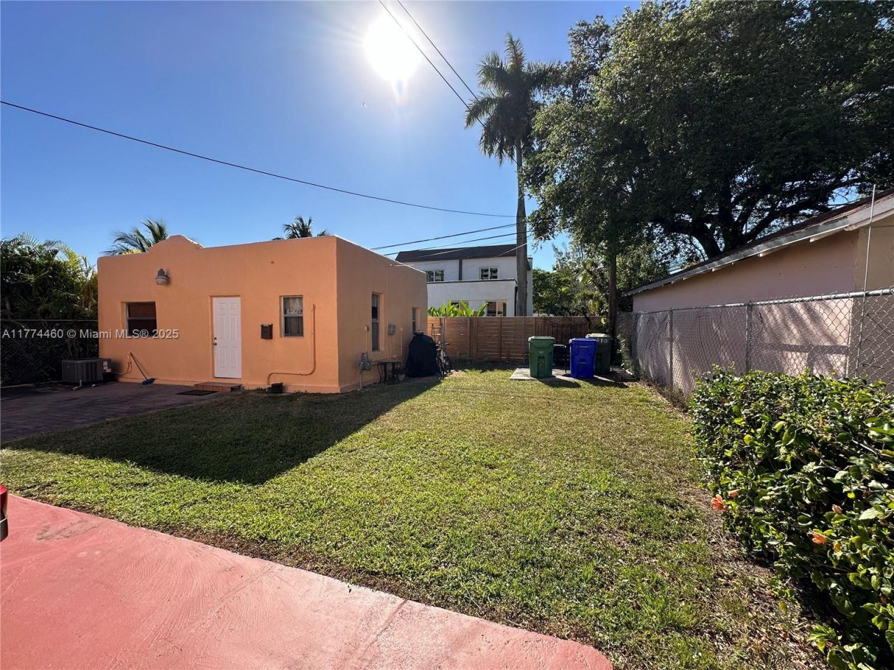 870 NW 14th Ct, Miami, FL 33125 Photo