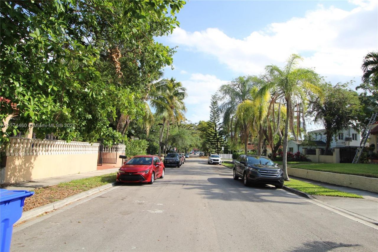 870 NW 14th Ct, Miami, FL 33125 Photo