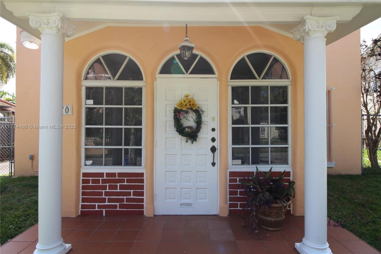 870 NW 14th Ct, Miami, FL 33125 Photo