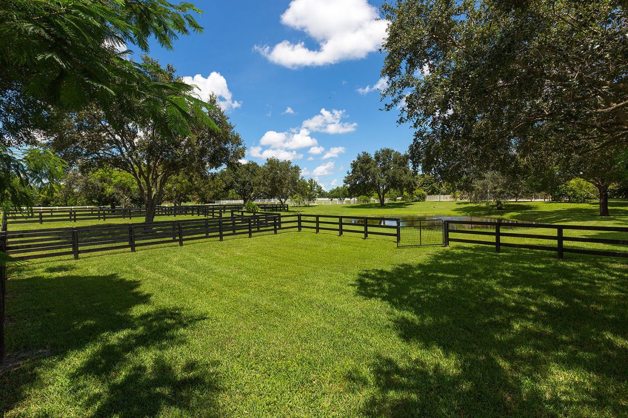 2088 Appaloosa Trail, Wellington, FL 33414 Photo