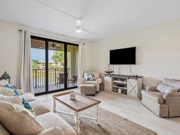 300 Uno Lago Drive, Unit 304, Juno Beach, FL 33408