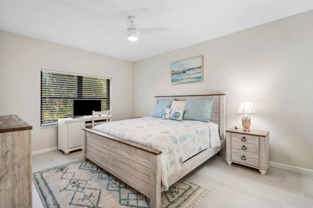 300 Uno Lago Drive, Unit 304, Juno Beach, FL 33408 Photo