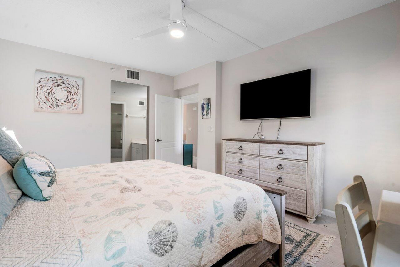 300 Uno Lago Drive, Unit 304, Juno Beach, FL 33408 Photo