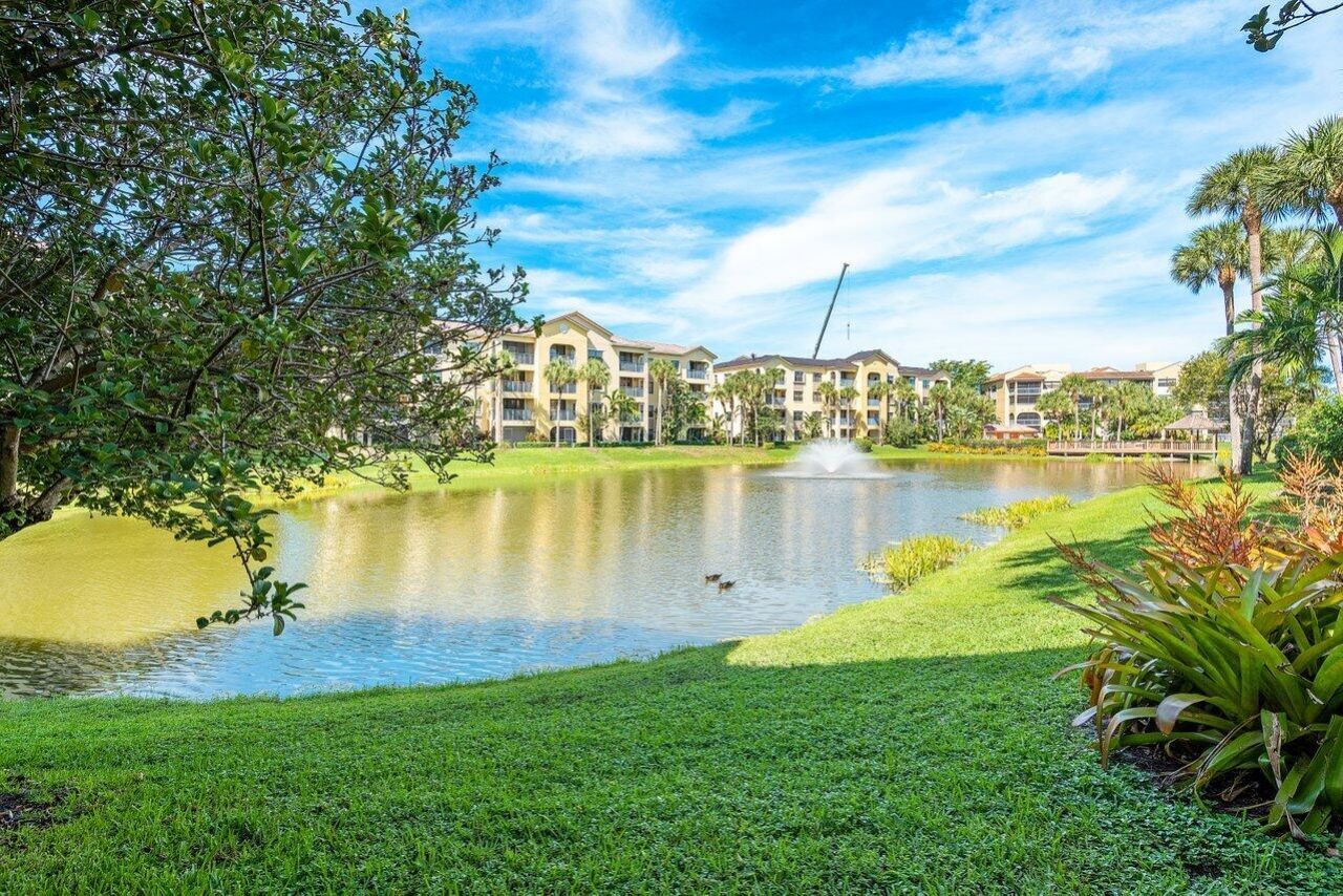 300 Uno Lago Drive, Unit 304, Juno Beach, FL 33408 Photo