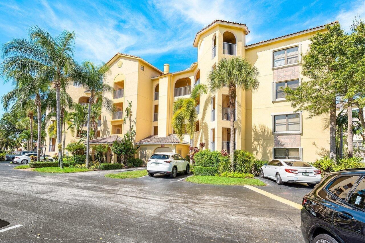 300 Uno Lago Drive, Unit 304, Juno Beach, FL 33408 Photo