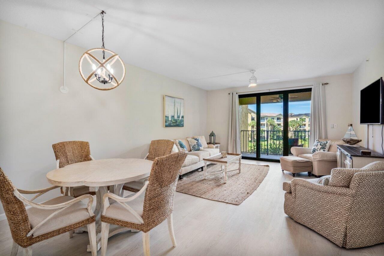 300 Uno Lago Drive, Unit 304, Juno Beach, FL 33408 Photo