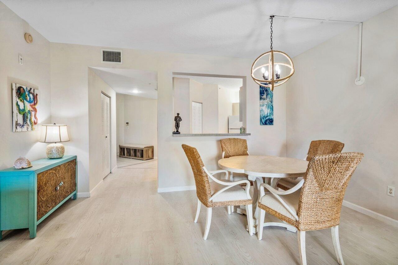 300 Uno Lago Drive, Unit 304, Juno Beach, FL 33408 Photo