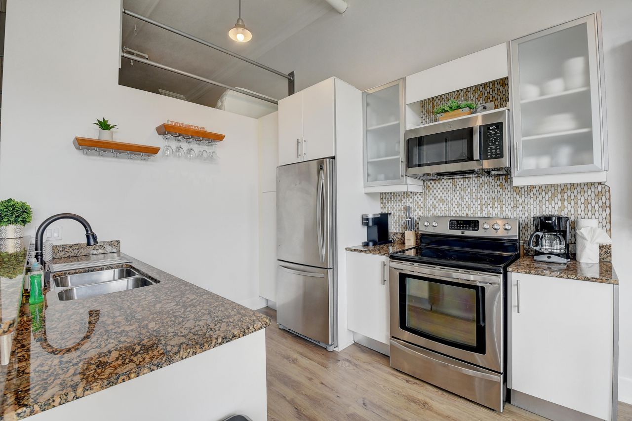 185 NE 4th Avenue, Unit 210, Delray Beach, FL 33483 Photo