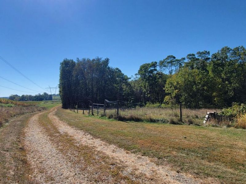 20561 Canada Road, Gambier, OH 43022 Photo 25