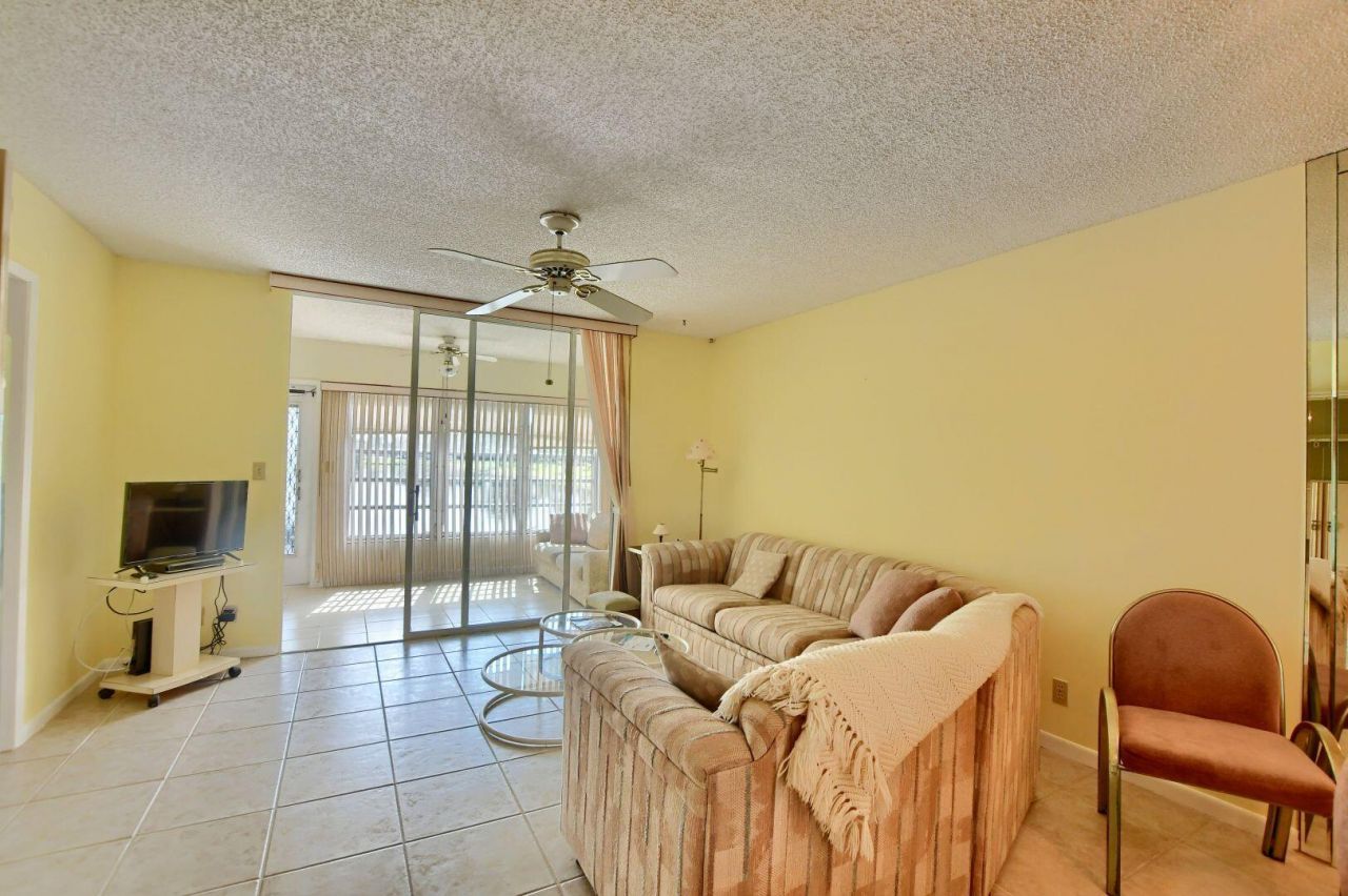 9244 Flynn Circle, Unit 4, Boca Raton, FL 33496 Photo