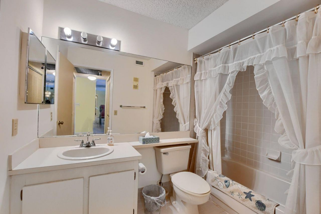 9244 Flynn Circle, Unit 4, Boca Raton, FL 33496 Photo