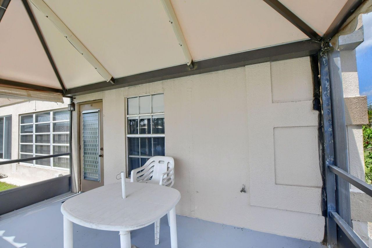 9244 Flynn Circle, Unit 4, Boca Raton, FL 33496 Photo