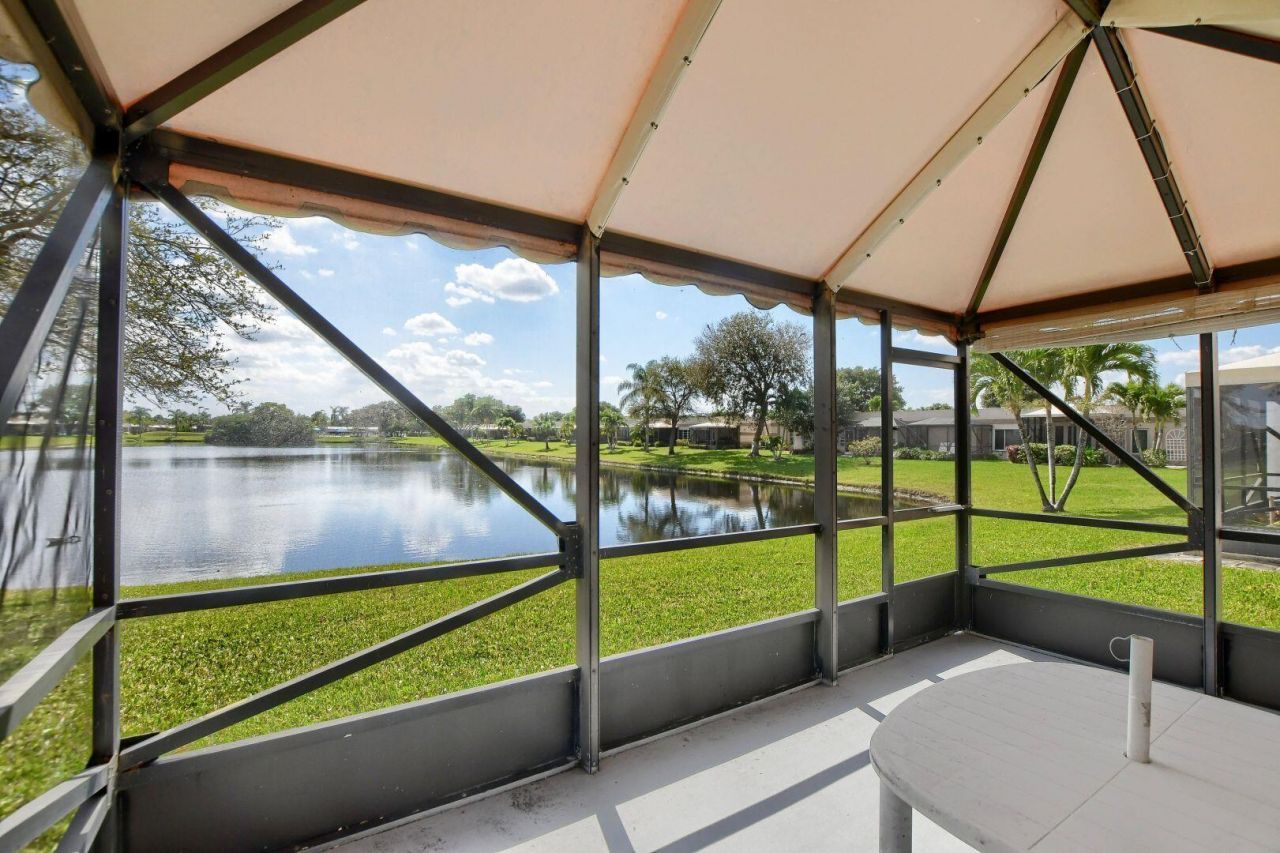 9244 Flynn Circle, Unit 4, Boca Raton, FL 33496 Photo