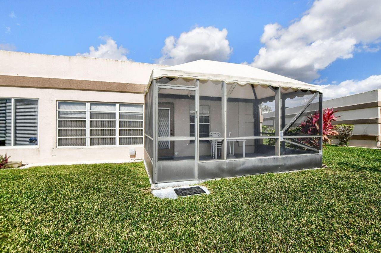 9244 Flynn Circle, Unit 4, Boca Raton, FL 33496 Photo
