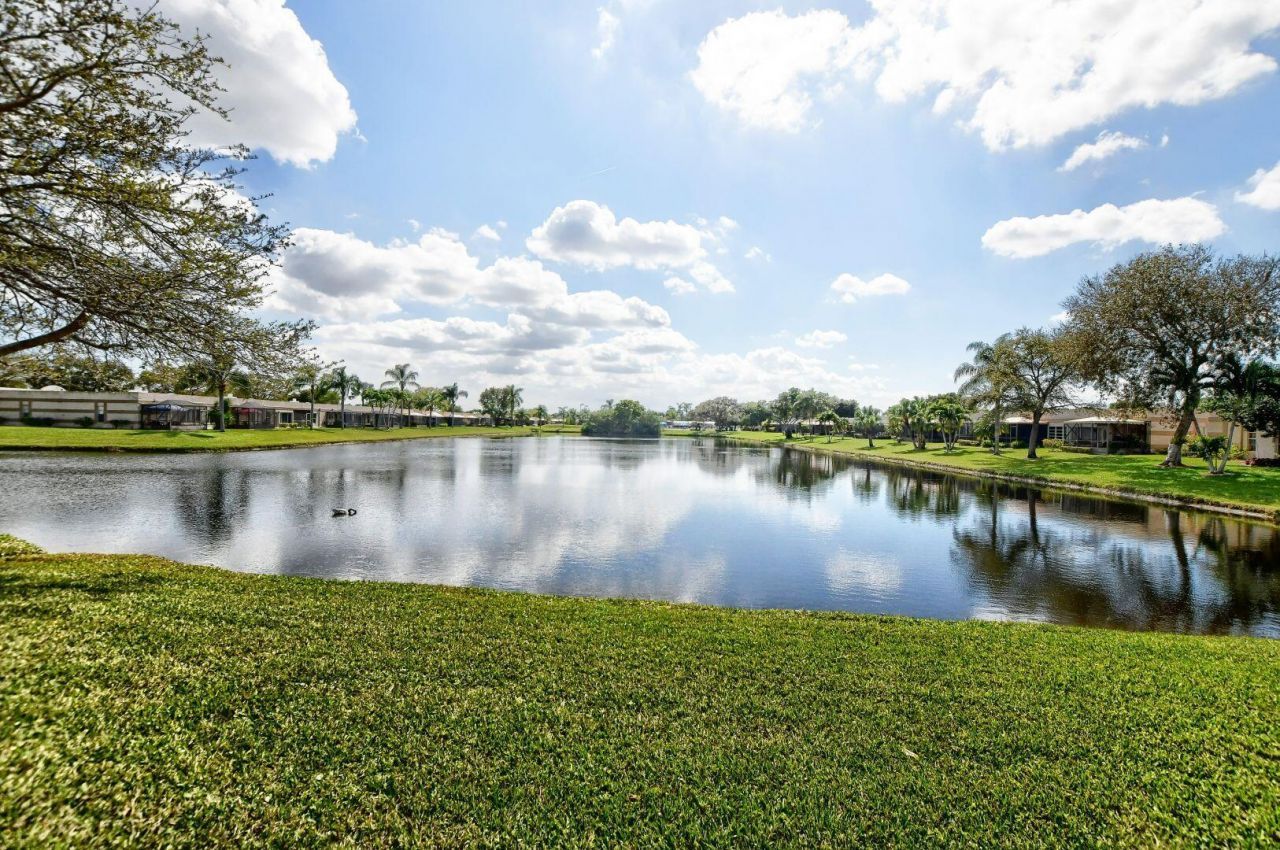 9244 Flynn Circle, Unit 4, Boca Raton, FL 33496 Photo