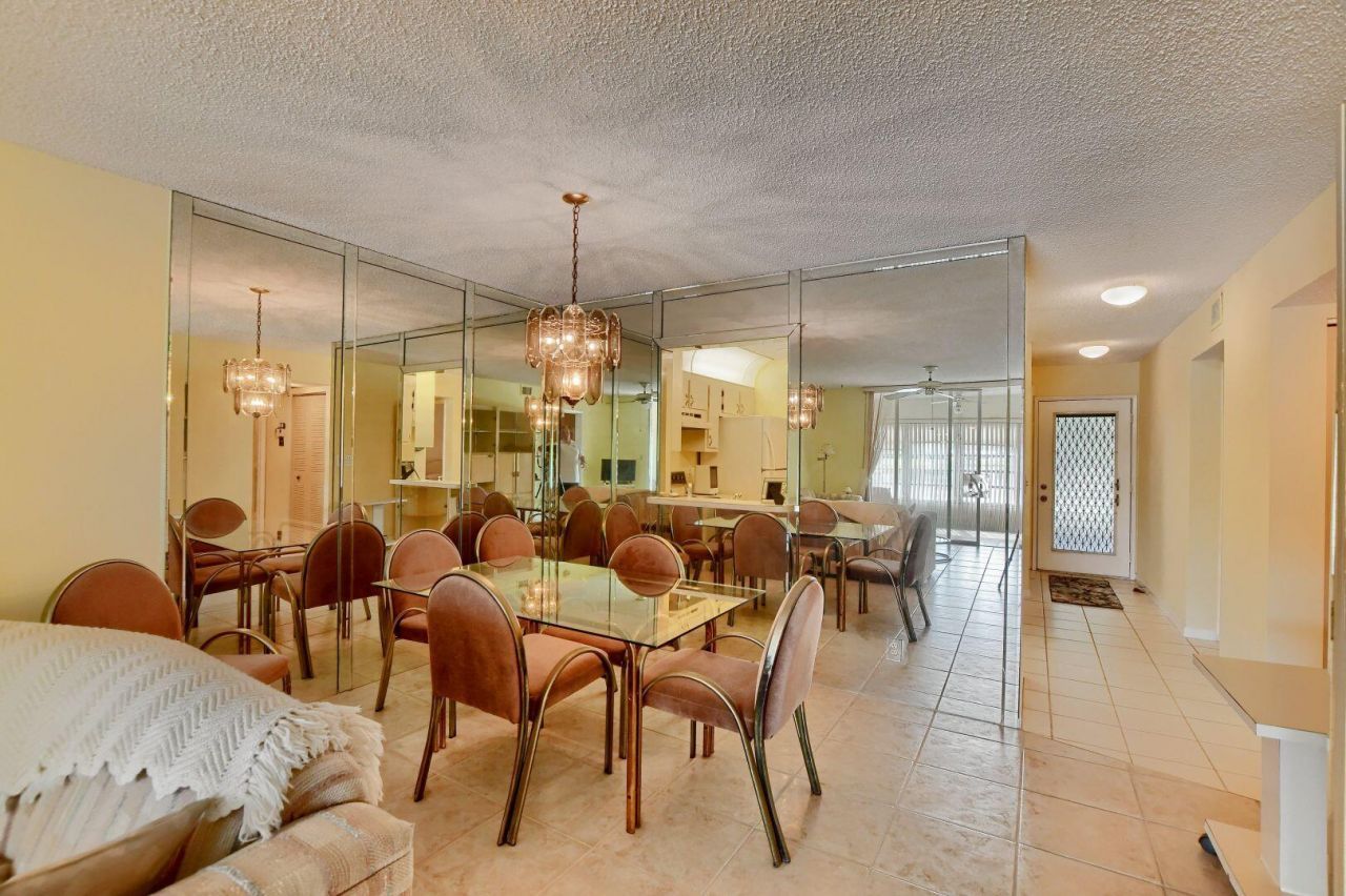 9244 Flynn Circle, Unit 4, Boca Raton, FL 33496 Photo