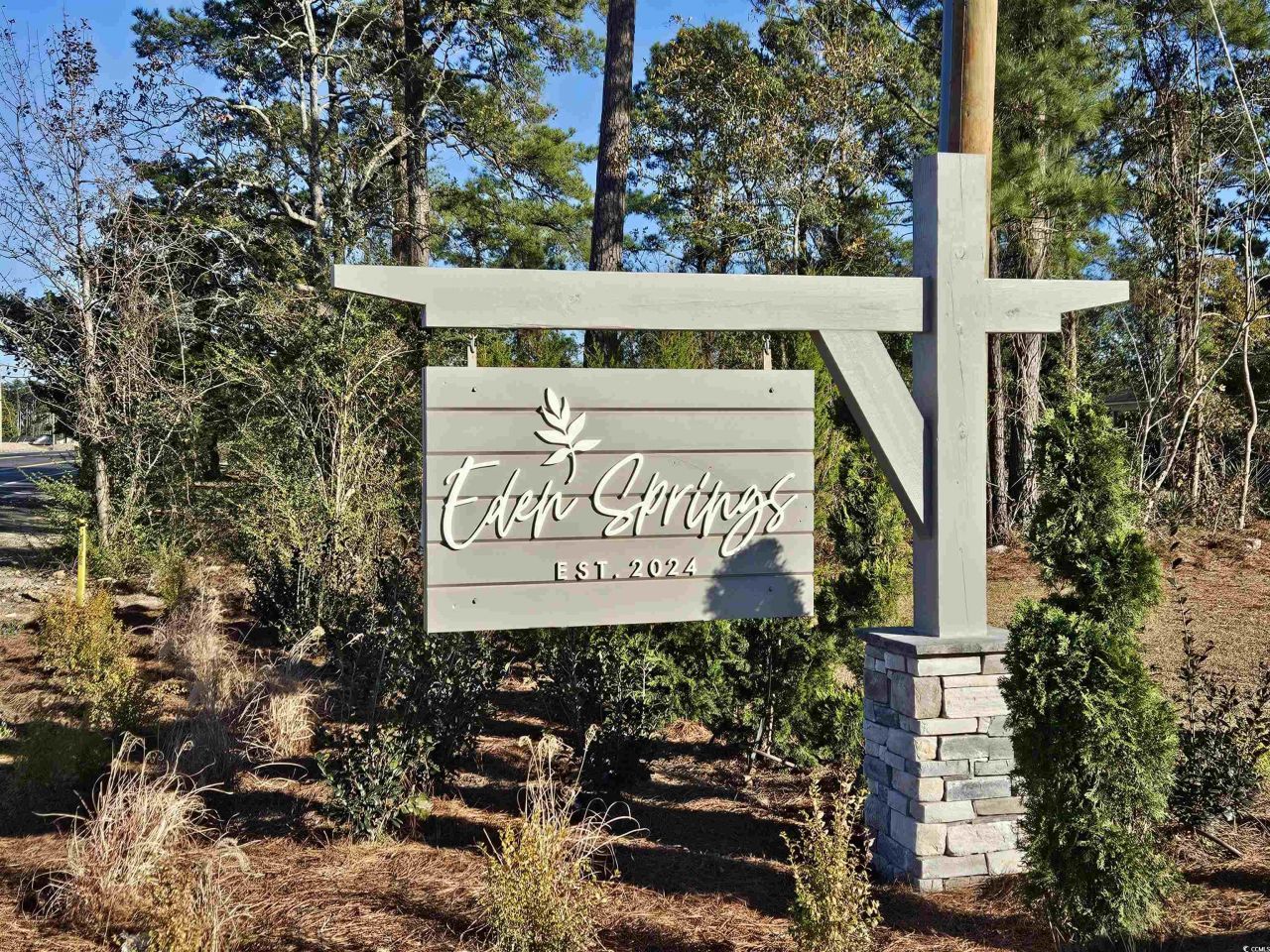 555 Firouz Dr Photo 18