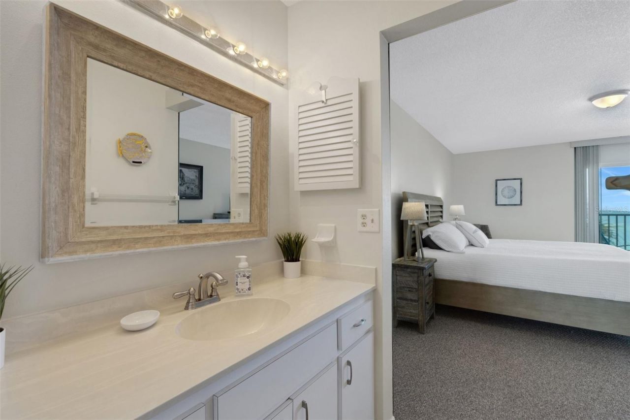 3235 Gulf Of Mexico Drive, Unit A305, Longboat Key, FL 34228 Photo