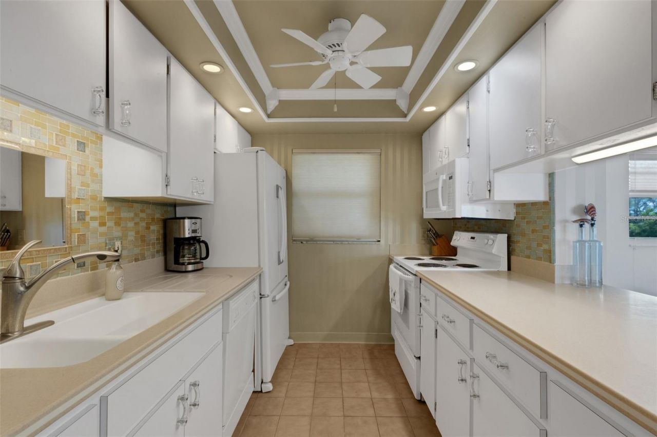 3235 Gulf Of Mexico Drive, Unit A305, Longboat Key, FL 34228 Photo