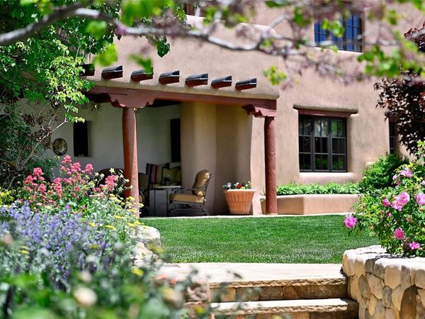 196 Circle Drive , Santa Fe, NM 87501