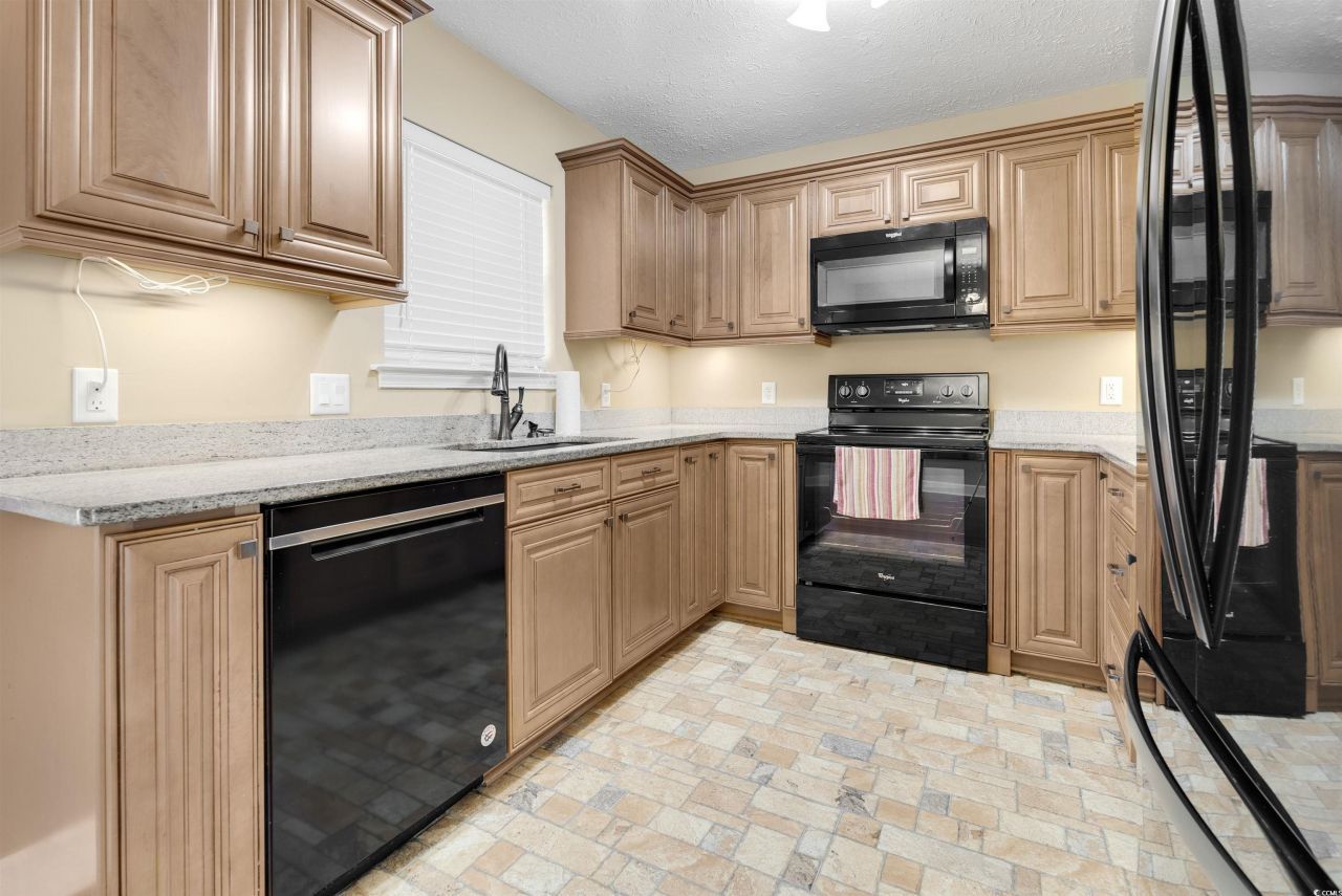 4533 Greenbriar Dr. Photo 13