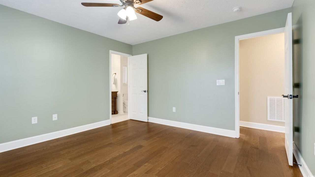 4533 Greenbriar Dr. Photo 16