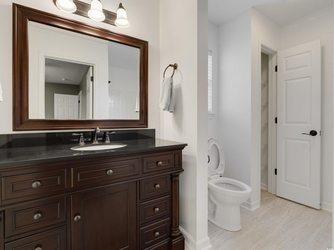 4533 Greenbriar Dr. Photo 19