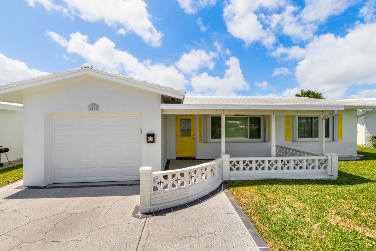 2198 SW 12th Avenue, Boynton Beach, FL 33426 Photo
