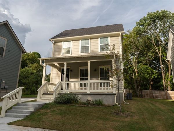 864 S Waxflower Avenue, Fayetteville, AR 72701