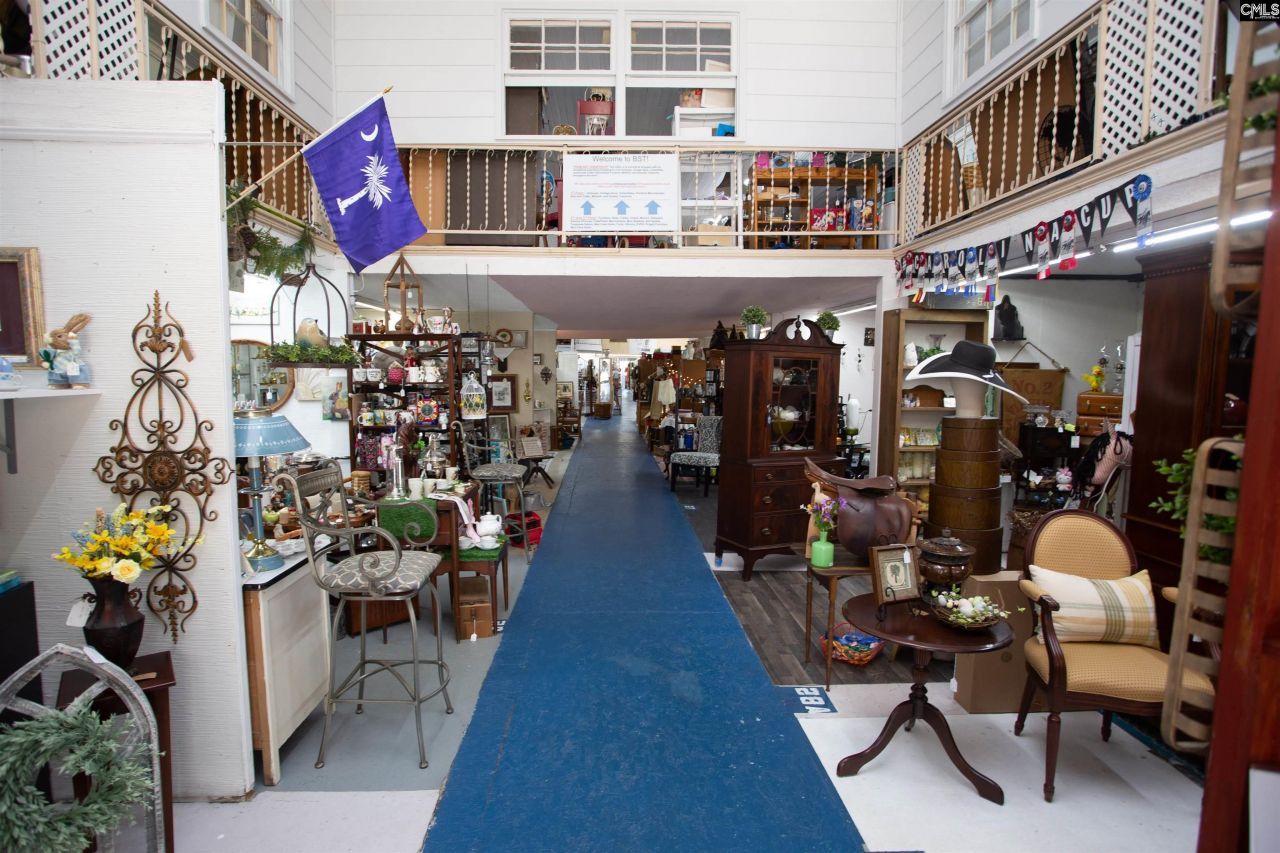 1017 Broad Street Photo 4