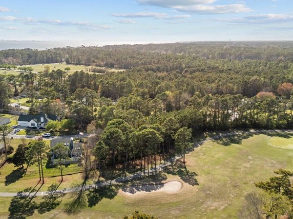 215 Oak Drive, Morehead City, NC 28557