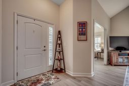 215 Stonewall Circle photo 4