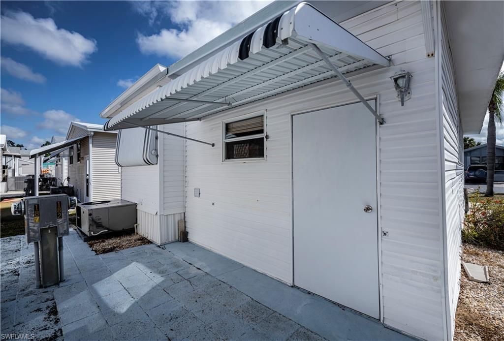 182 Caravan Cir, North Fort Myers, FL 33903 Photo