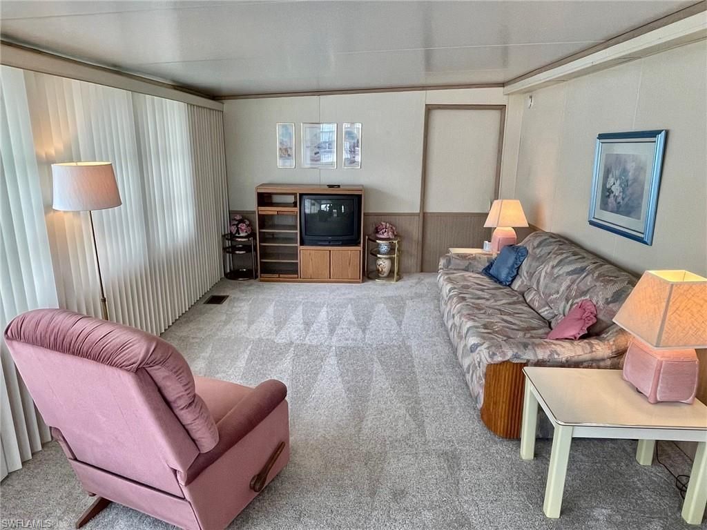 182 Caravan Cir, North Fort Myers, FL 33903 Photo