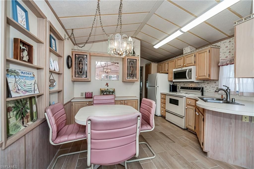 182 Caravan Cir, North Fort Myers, FL 33903 Photo