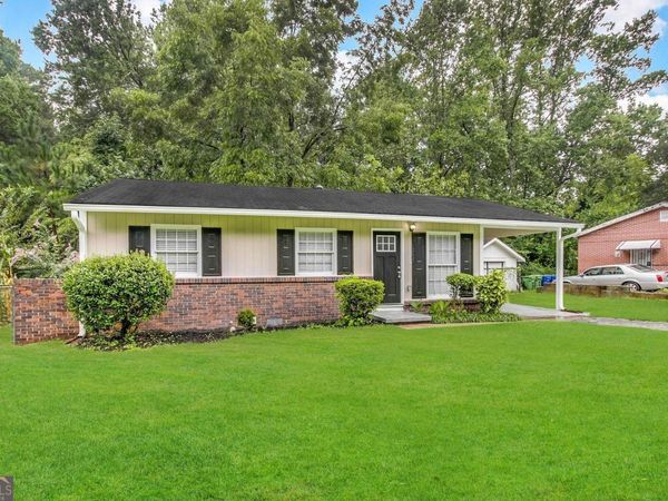 2566 NW Santa Barbara Drive, Atlanta, GA 30318