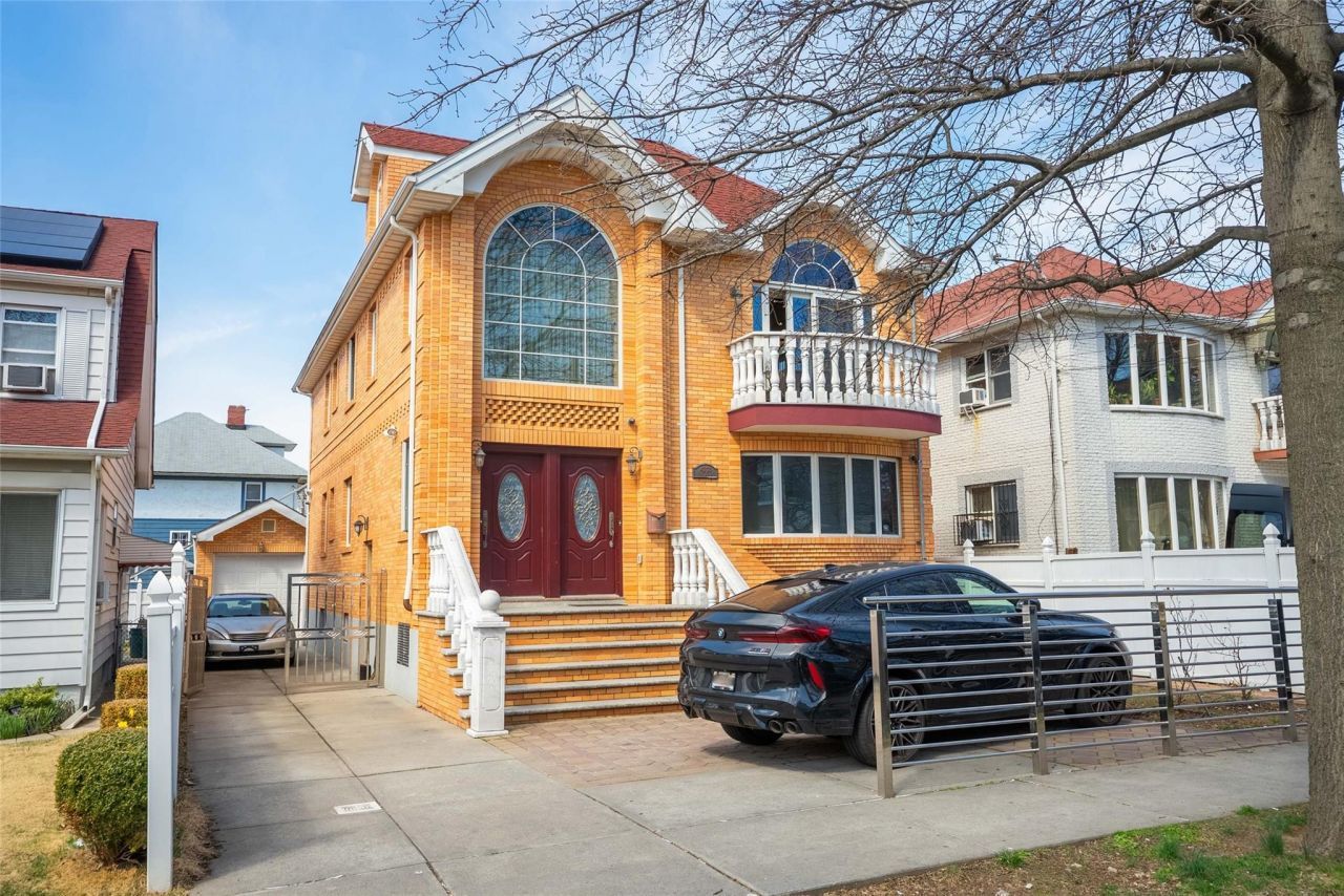 42-20 158th Street, Flushing, NY 11358 Main Photo