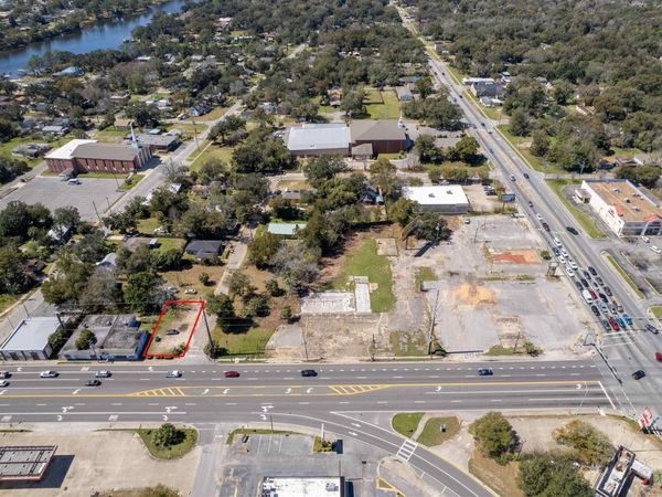 101 S Navy Blvd, Pensacola, FL 32507