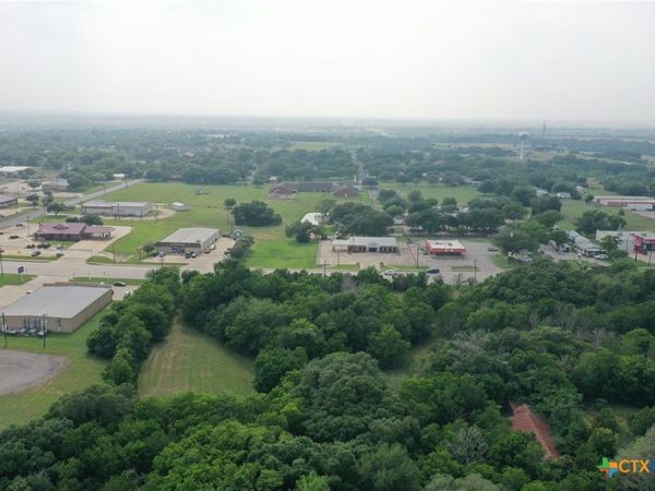 72 N Kessler Avenue, Schulenburg, TX 78956