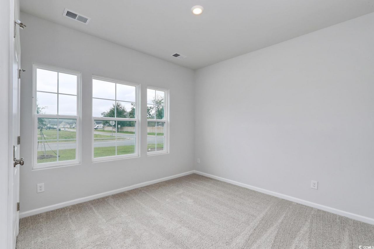 311 Garden Grove St Photo 18