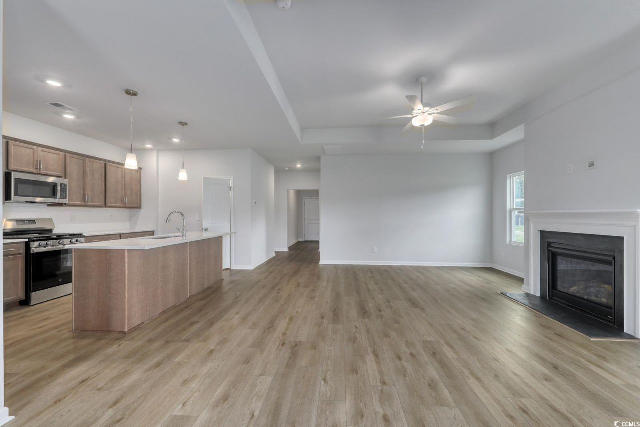 311 Garden Grove St Photo 8