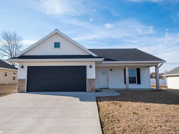 1011 E Southridge Road, Marshalltown, IA 50158