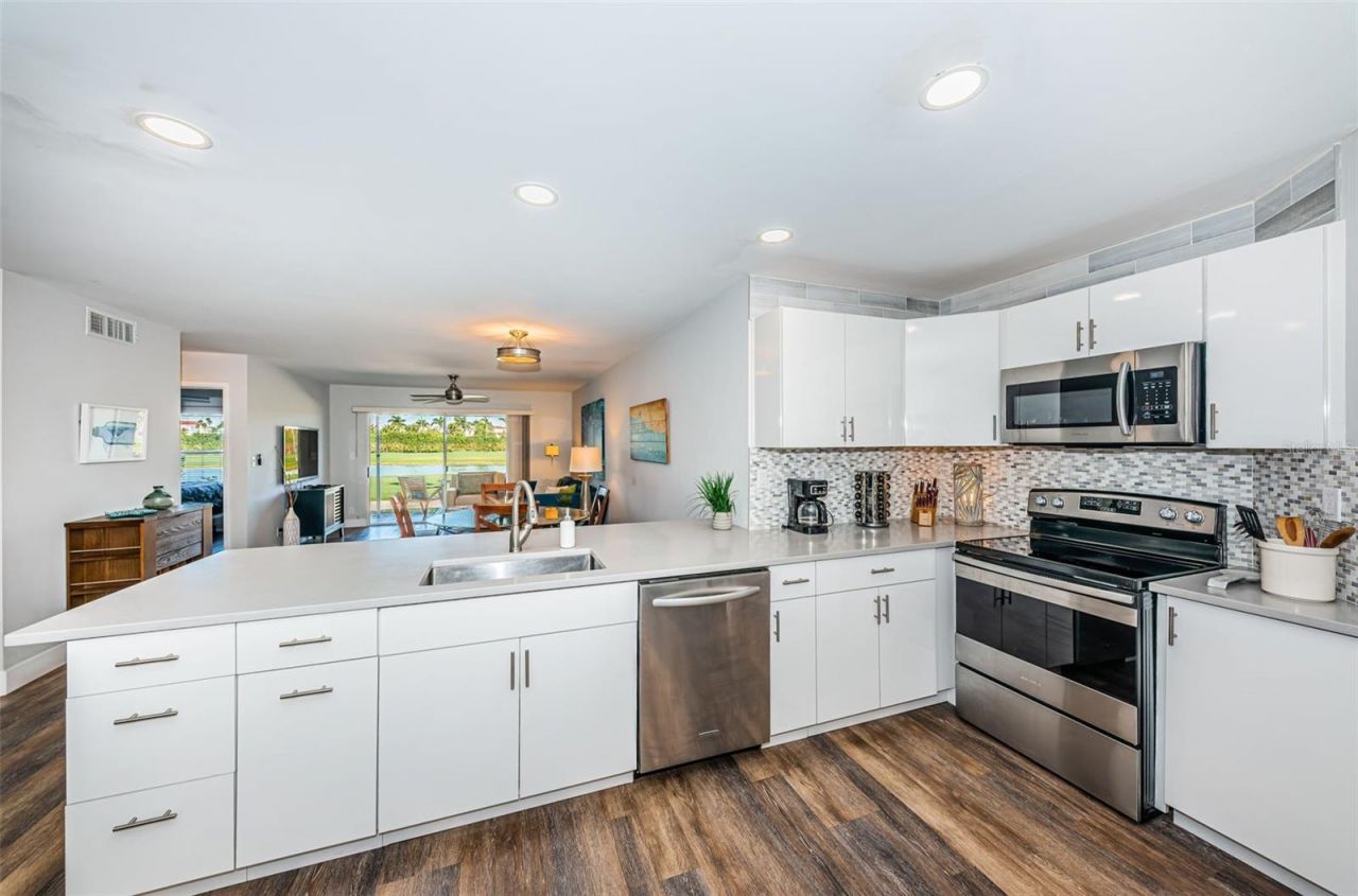 6141 Bahia Del Mar Boulevard, Unit 129, Saint Petersburg, FL 33715 Photo