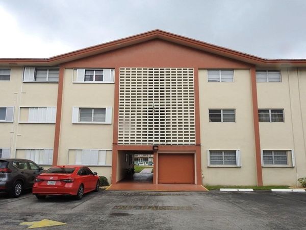 5300 Washington Street, Unit C213, Hollywood, FL 33021