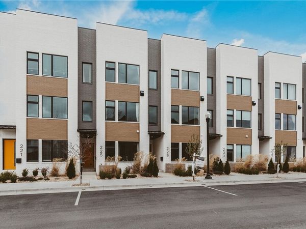 225 SE 7th Street, Bentonville, AR 72712