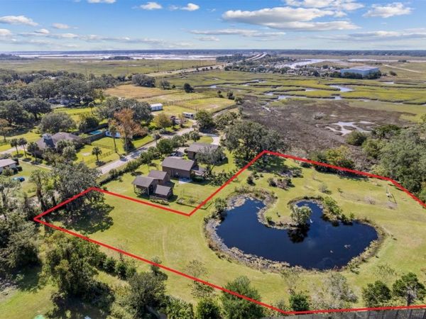 95 W LAWRENCE Lane, Fernandina Beach, FL 32034