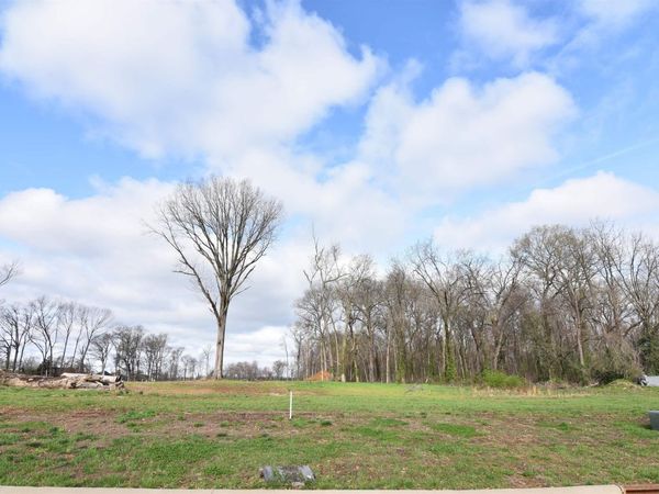 8806 Dahlia Drive, Evansville, IN 47725